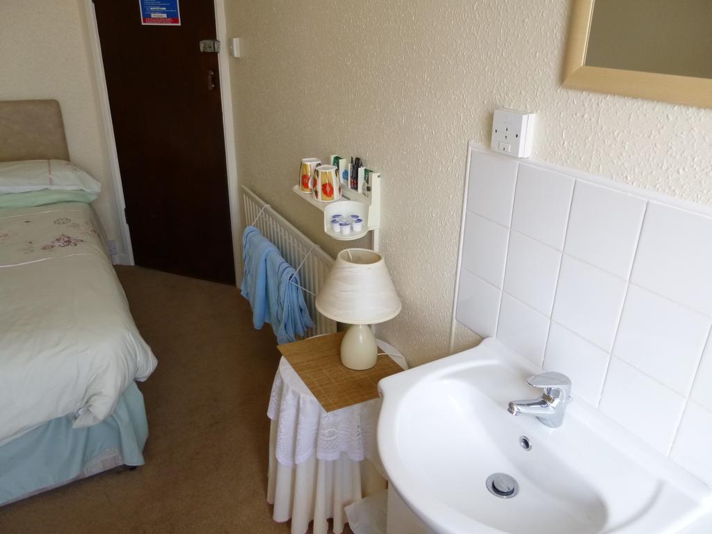 Sunbay Guest House Weymouth Room photo